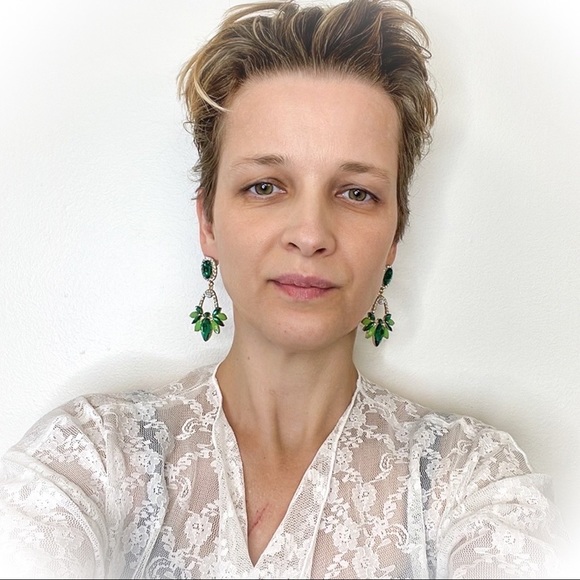 💕Beautiful Green Rhinestone Fashion Earrings💕 - Picture 8 of 8